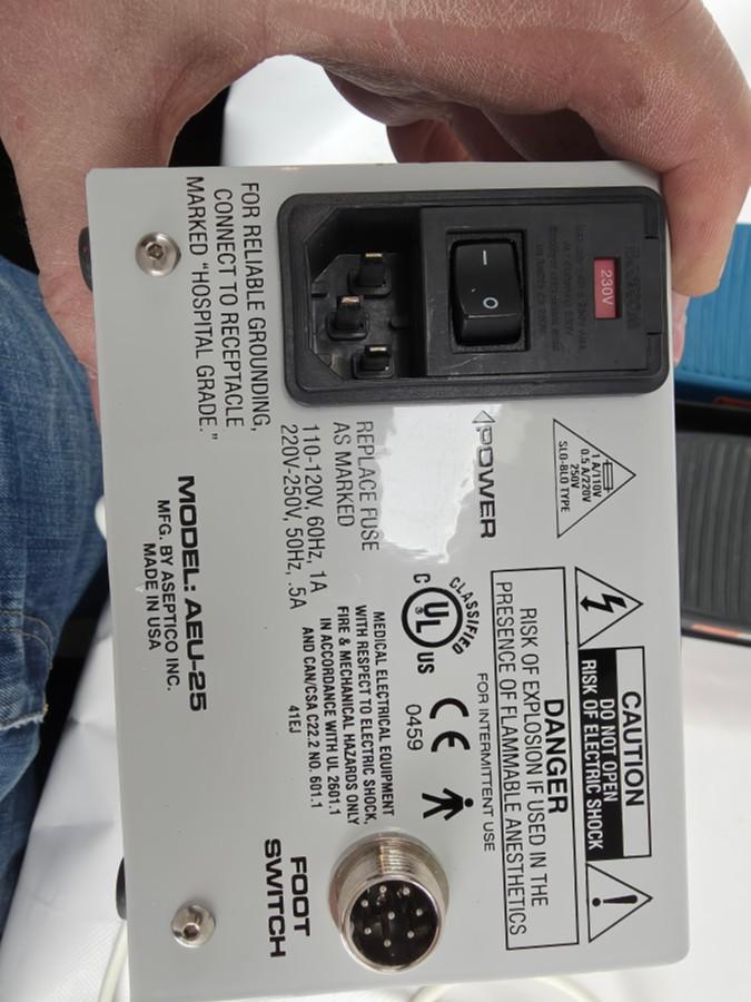 Aseptico AEU-25 kontrollenhet med håndstykke og dobbel fotpedal