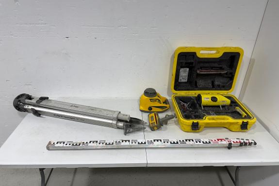 Leica Piper 100 rørlaser + Spectra LL300 rotasjonslaser m/ mottakere og tilbehør