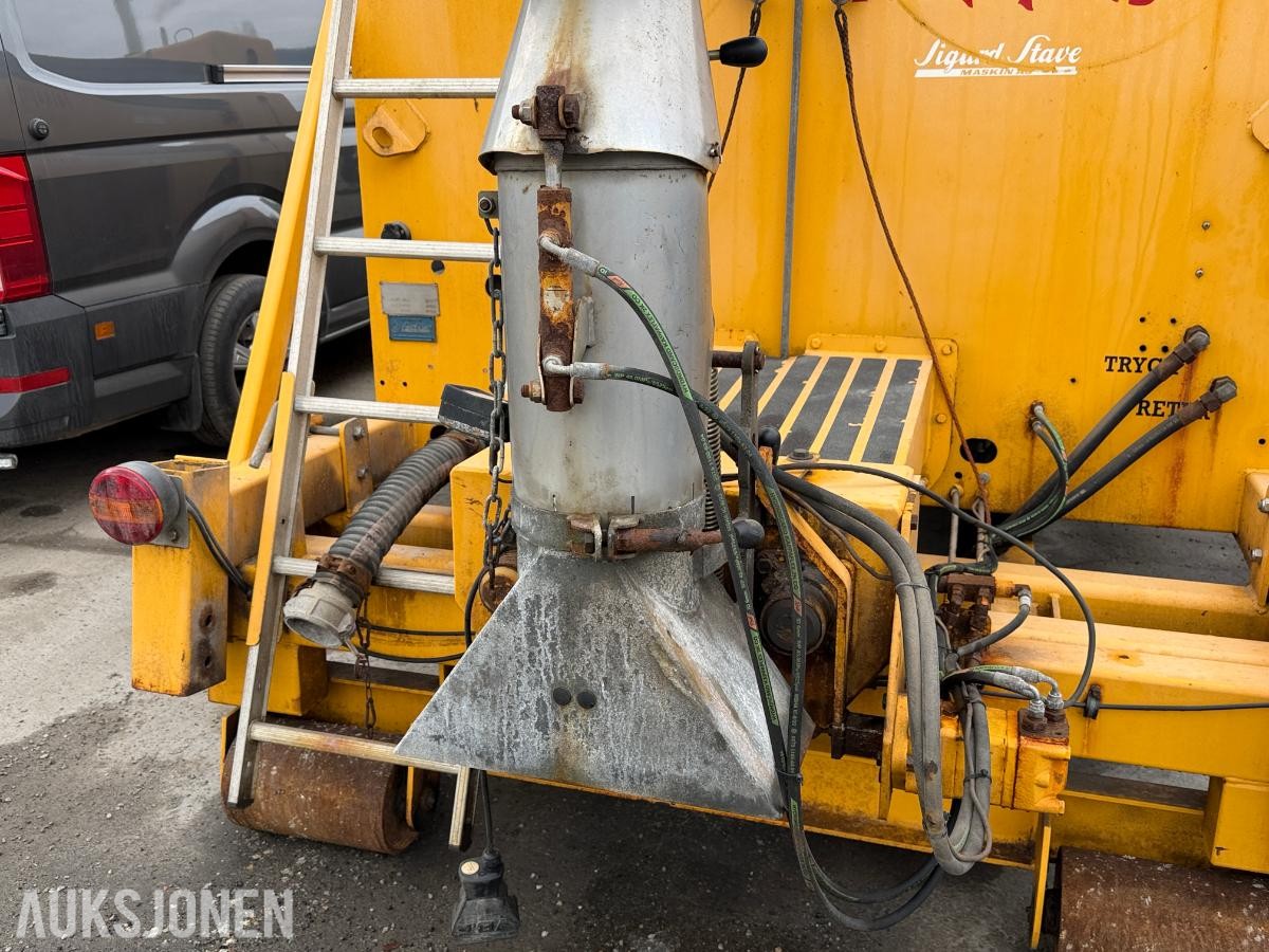 2016 Falköping C-7 / BF kombispreder på krokramme
