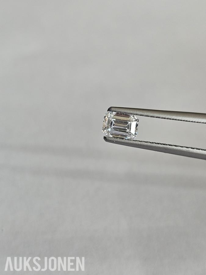 (GIA) 0.48ct høykvalitets smaragdslipt naturlig diamant. D/VVS1.
