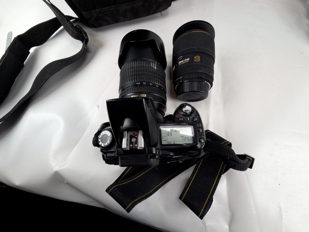 Nikon D90 speilreflekskamera med 18-105mm VR og Sigma 105mm Macro