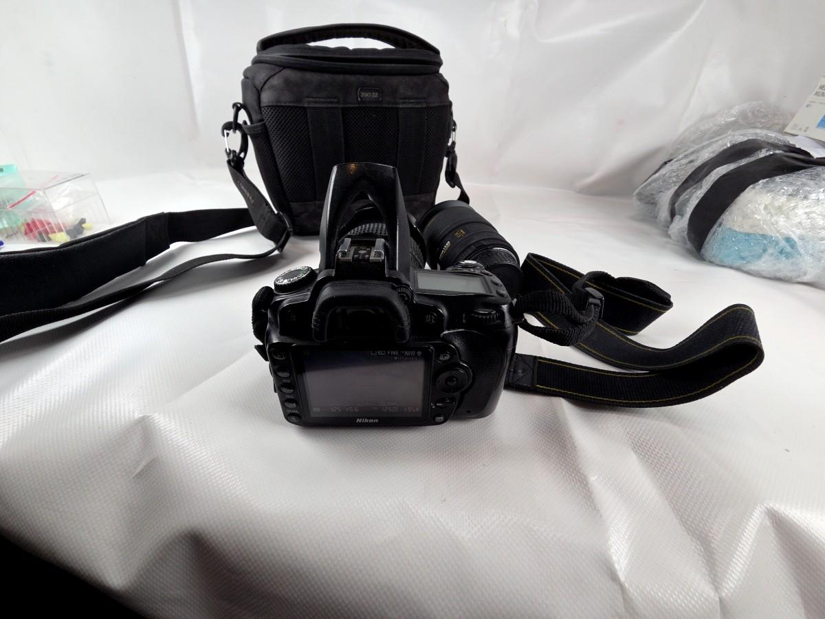 Nikon D90 speilreflekskamera med 18-105mm VR og Sigma 105mm Macro