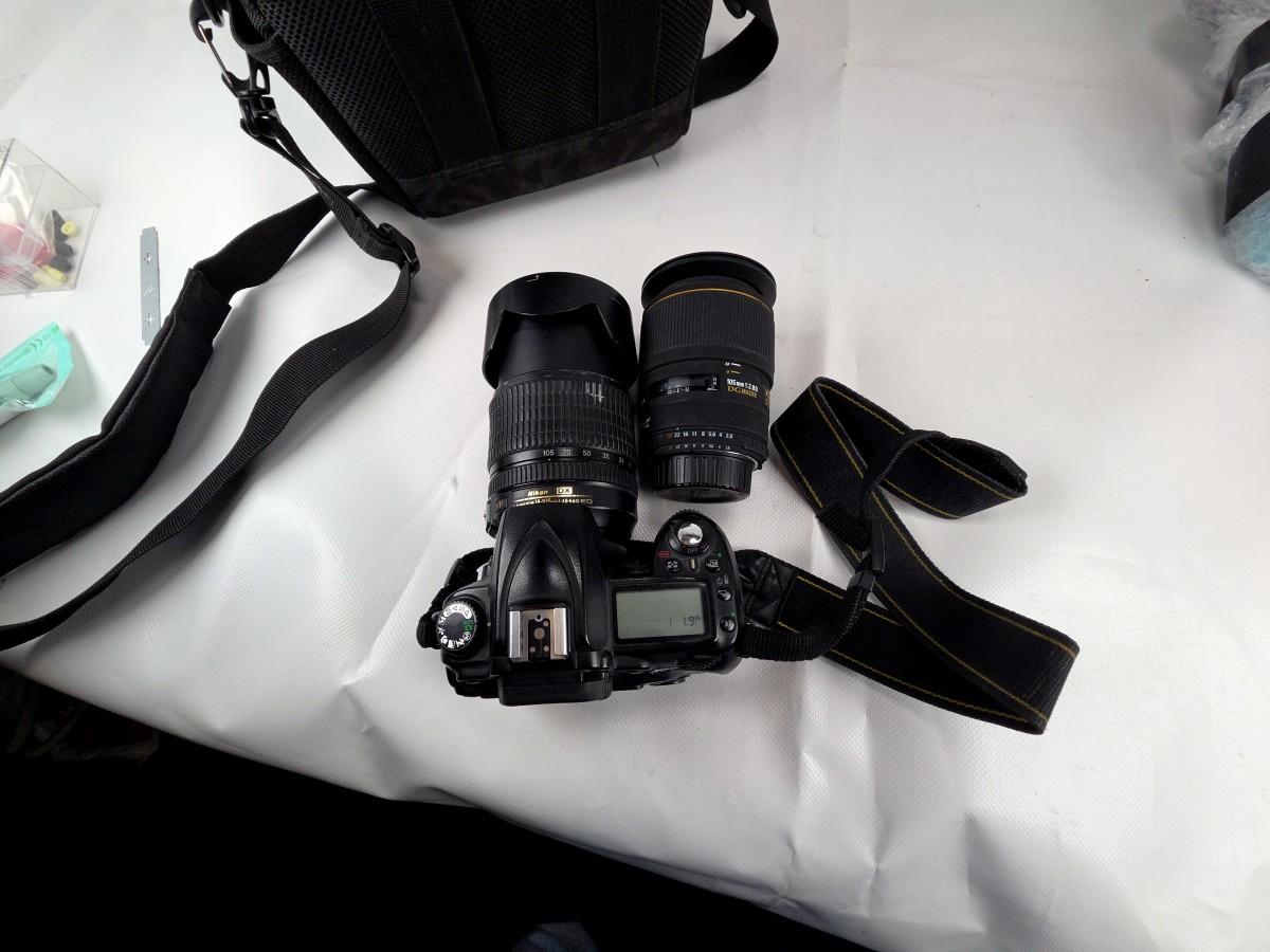 Nikon D90 speilreflekskamera med 18-105mm VR og Sigma 105mm Macro