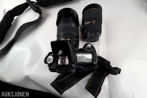 Nikon D90 speilreflekskamera med 18-105mm VR og Sigma 105mm Macro