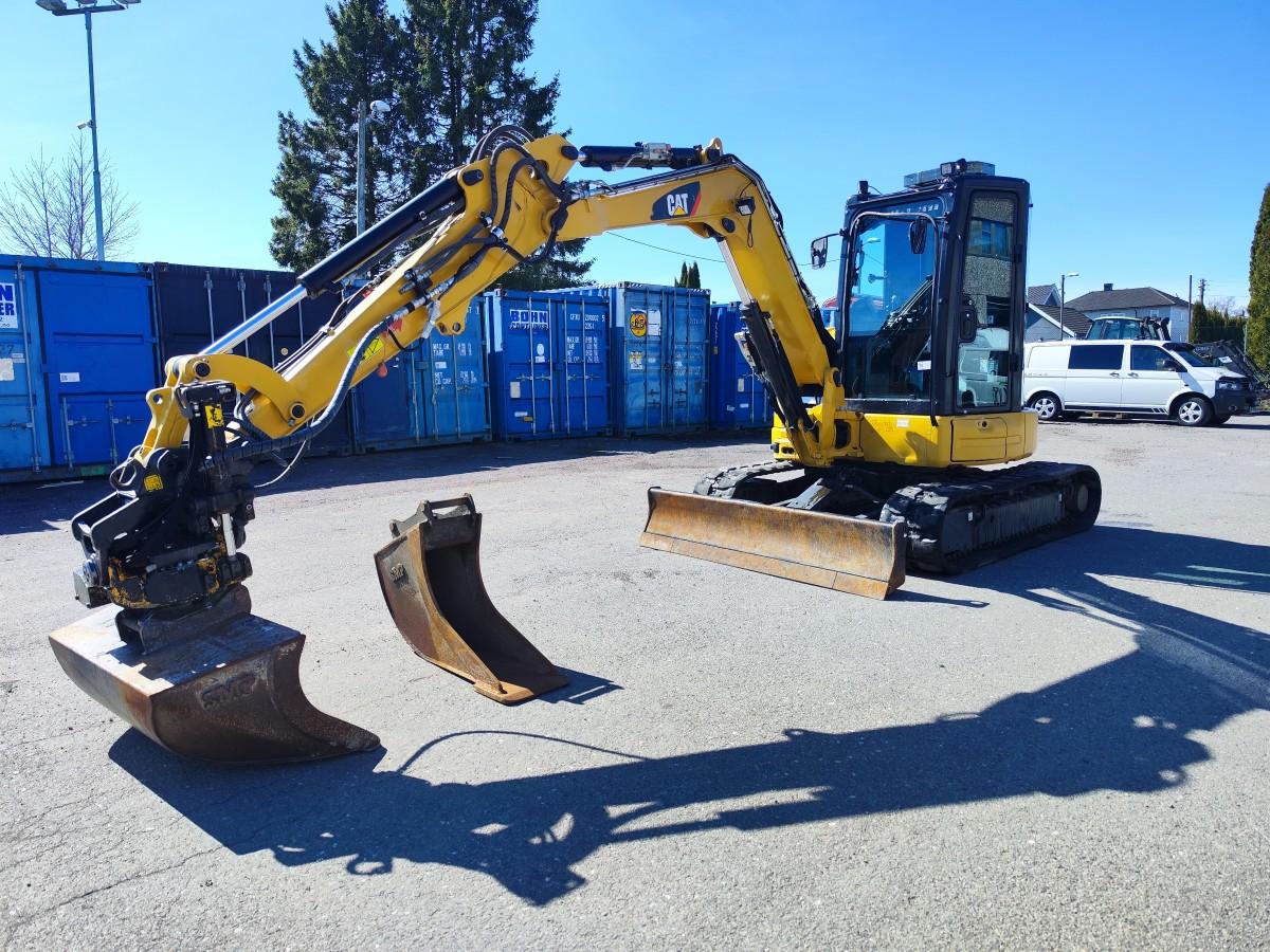 2020 CAT 305E2 CR med Engcon tiltrotator, S40 hurtigfeste og 2 skuffer
