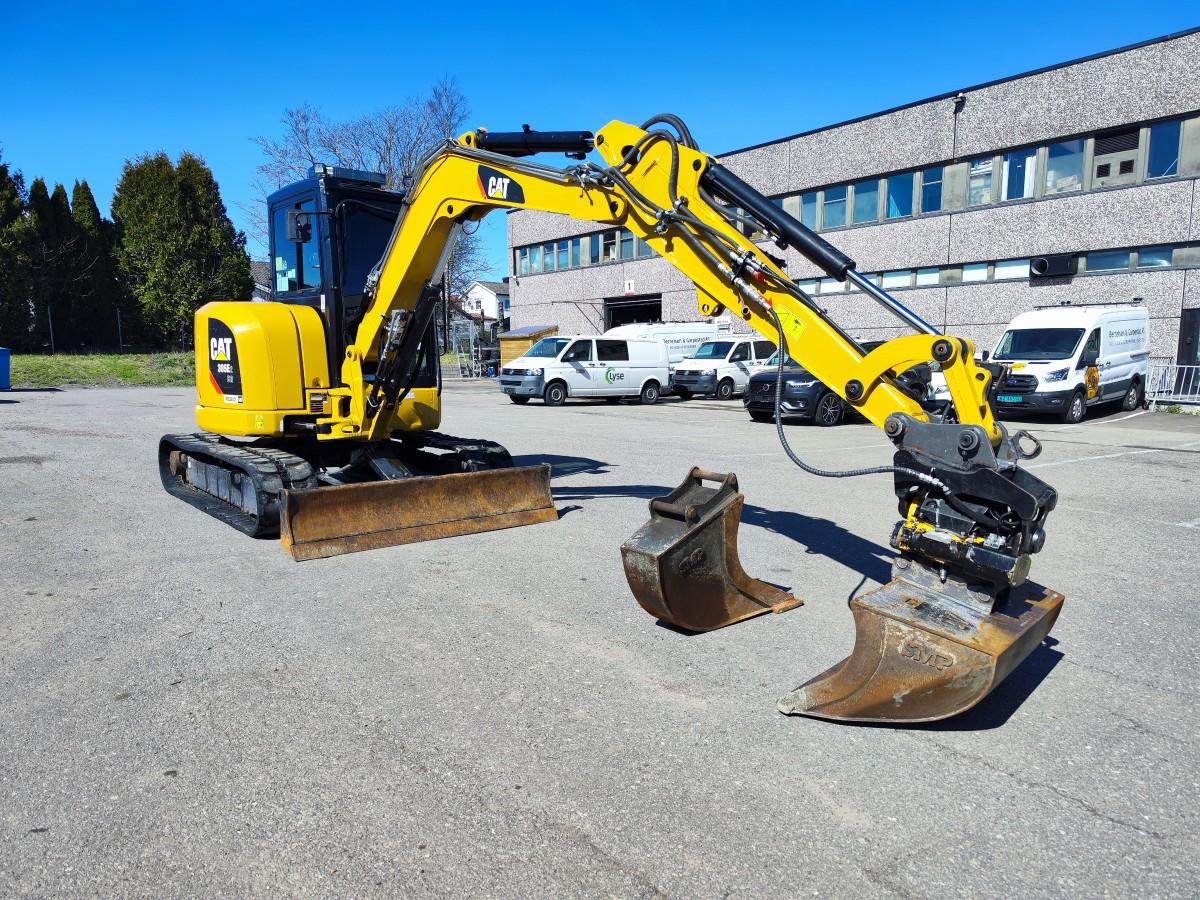 2020 CAT 305E2 CR med Engcon tiltrotator, S40 hurtigfeste og 2 skuffer