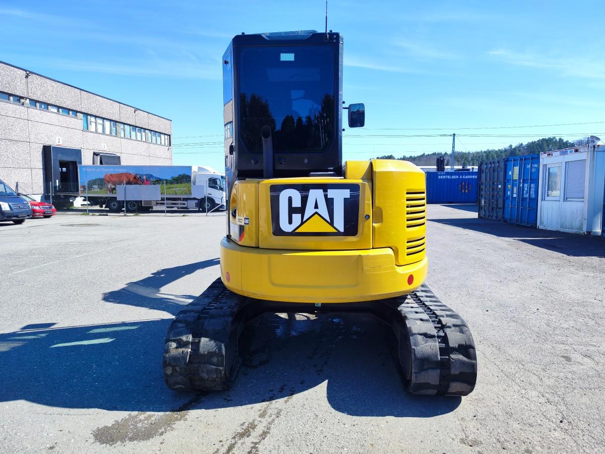 2020 CAT 305E2 CR med Engcon tiltrotator, S40 hurtigfeste og 2 skuffer