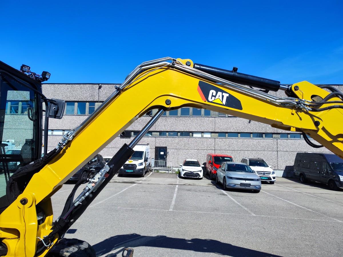 2020 CAT 305E2 CR med Engcon tiltrotator, S40 hurtigfeste og 2 skuffer