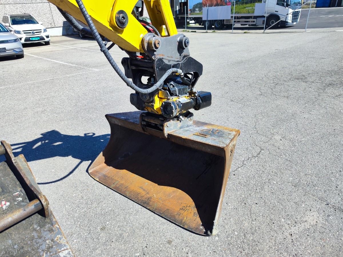 2020 CAT 305E2 CR med Engcon tiltrotator, S40 hurtigfeste og 2 skuffer
