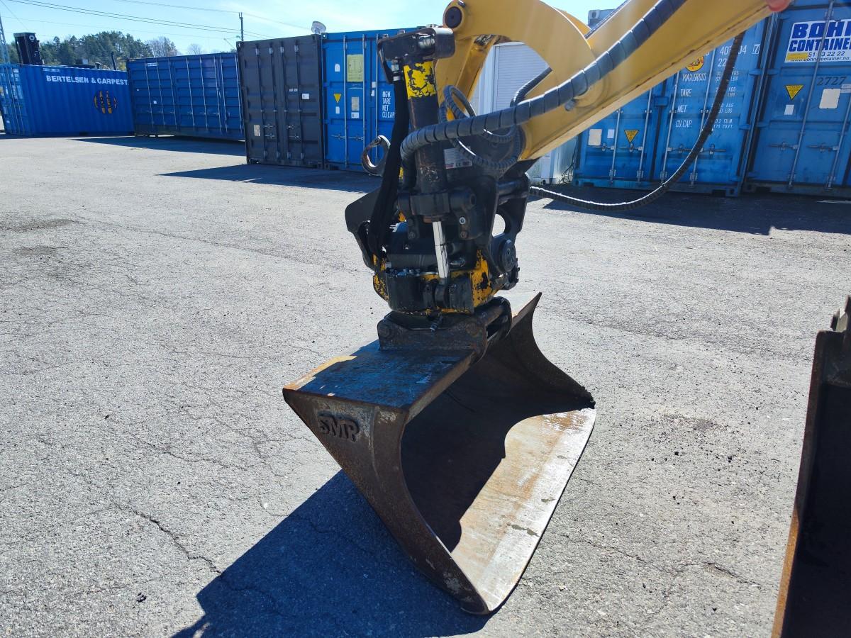2020 CAT 305E2 CR med Engcon tiltrotator, S40 hurtigfeste og 2 skuffer