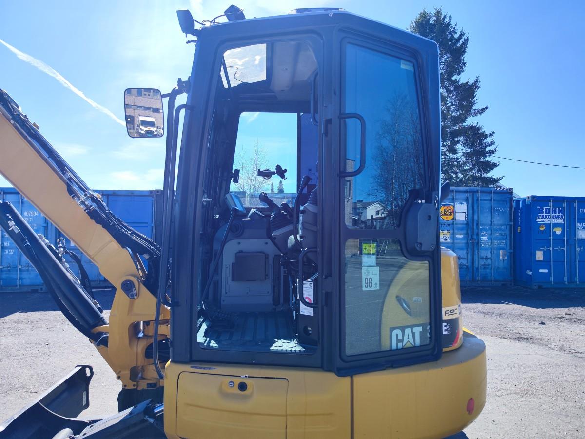 2020 CAT 305E2 CR med Engcon tiltrotator, S40 hurtigfeste og 2 skuffer