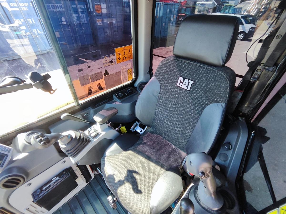 2020 CAT 305E2 CR med Engcon tiltrotator, S40 hurtigfeste og 2 skuffer