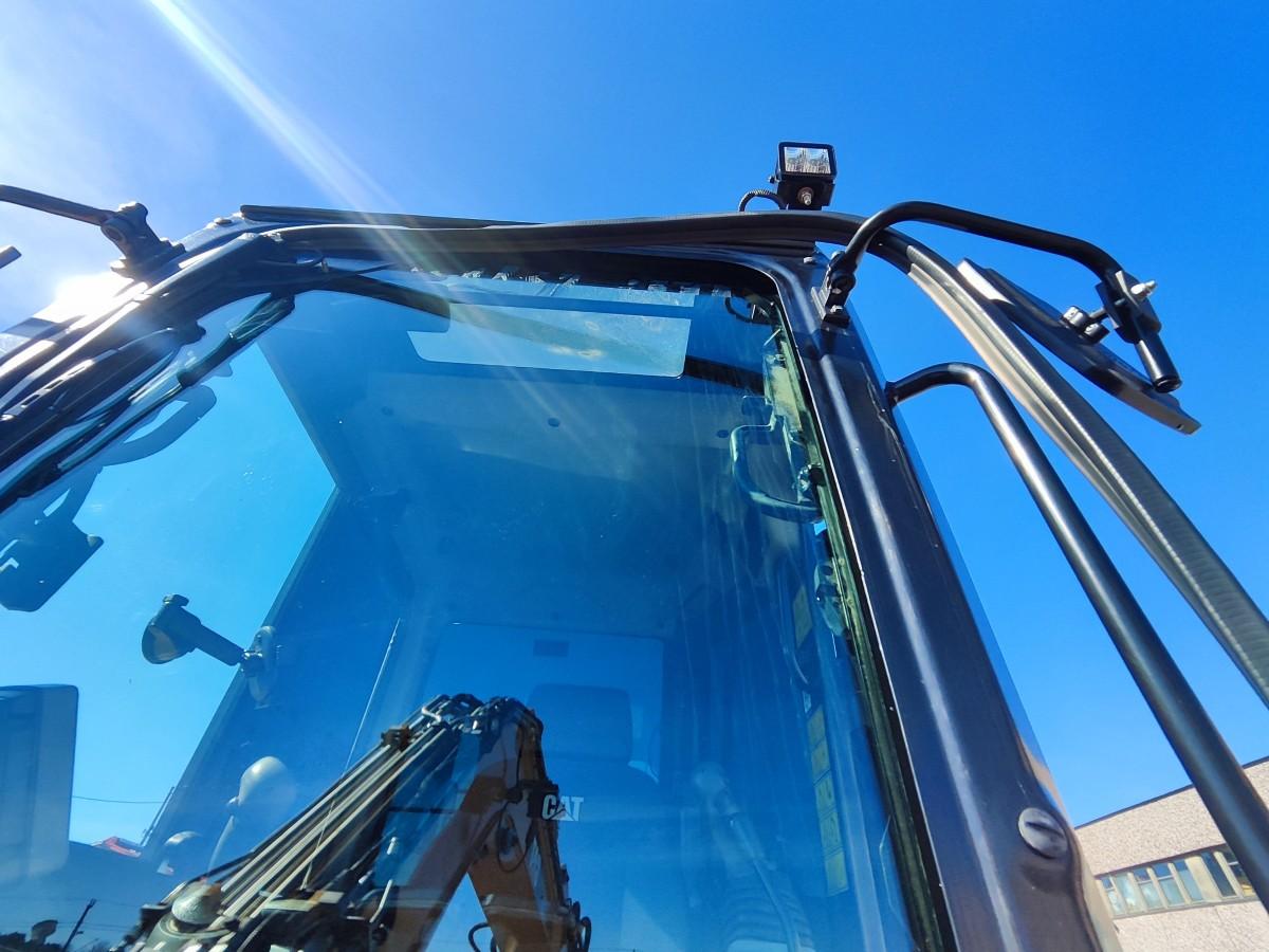 2020 CAT 305E2 CR med Engcon tiltrotator, S40 hurtigfeste og 2 skuffer