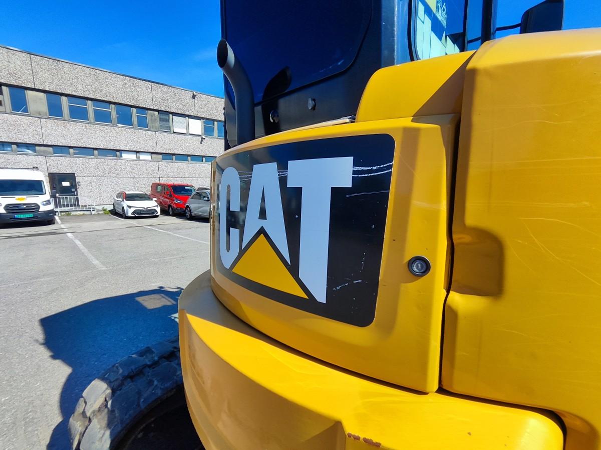 2020 CAT 305E2 CR med Engcon tiltrotator, S40 hurtigfeste og 2 skuffer