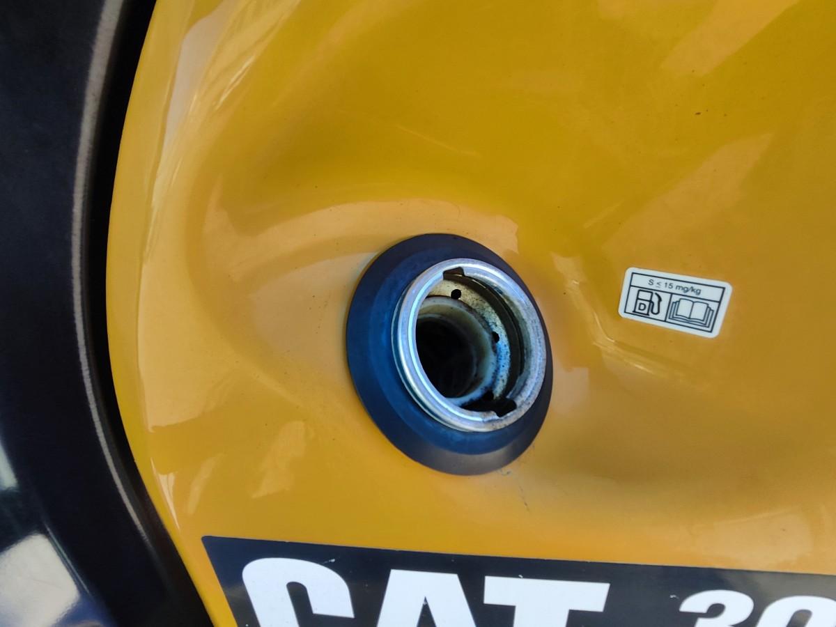 2020 CAT 305E2 CR med Engcon tiltrotator, S40 hurtigfeste og 2 skuffer