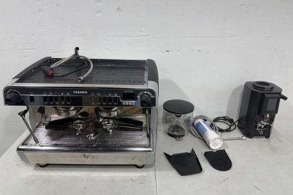 Casadio Nettuno A/2 espressomaskin med Anfim Luna kaffekvern