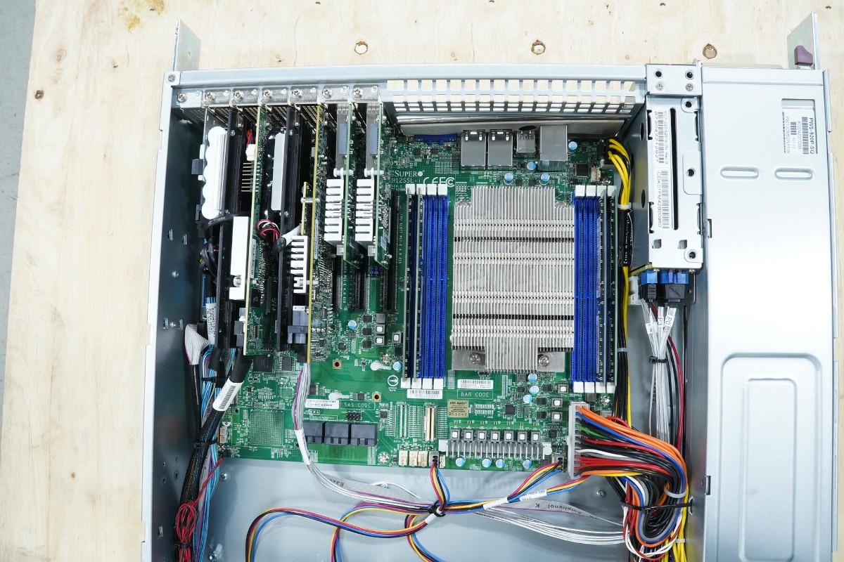 Nextron NX100 rackserver - 24 diskbrønner