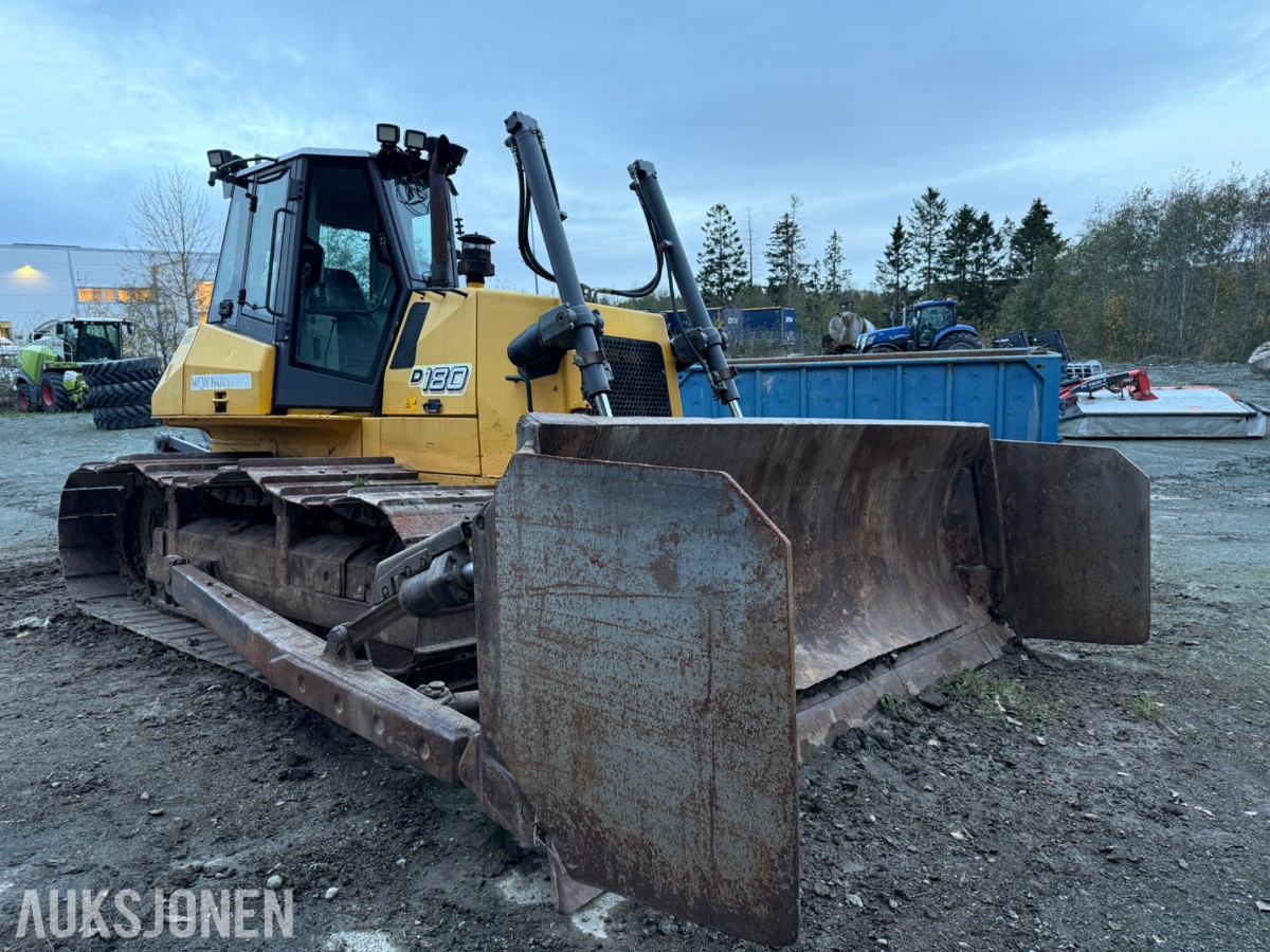 New Holland D180 bulldoser – 2006 – 11 960 timer