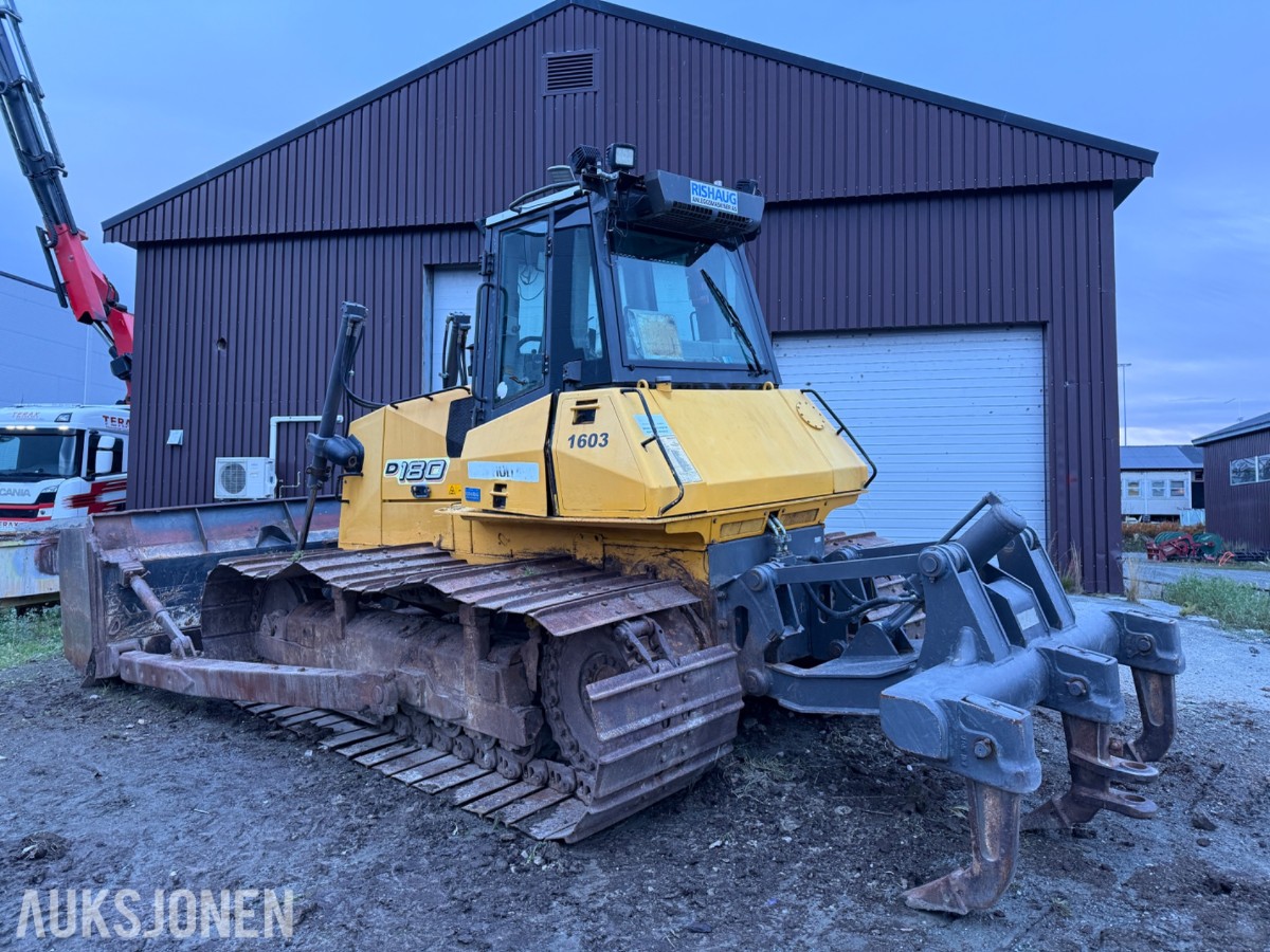New Holland D180 bulldoser – 2006 – 11 960 timer