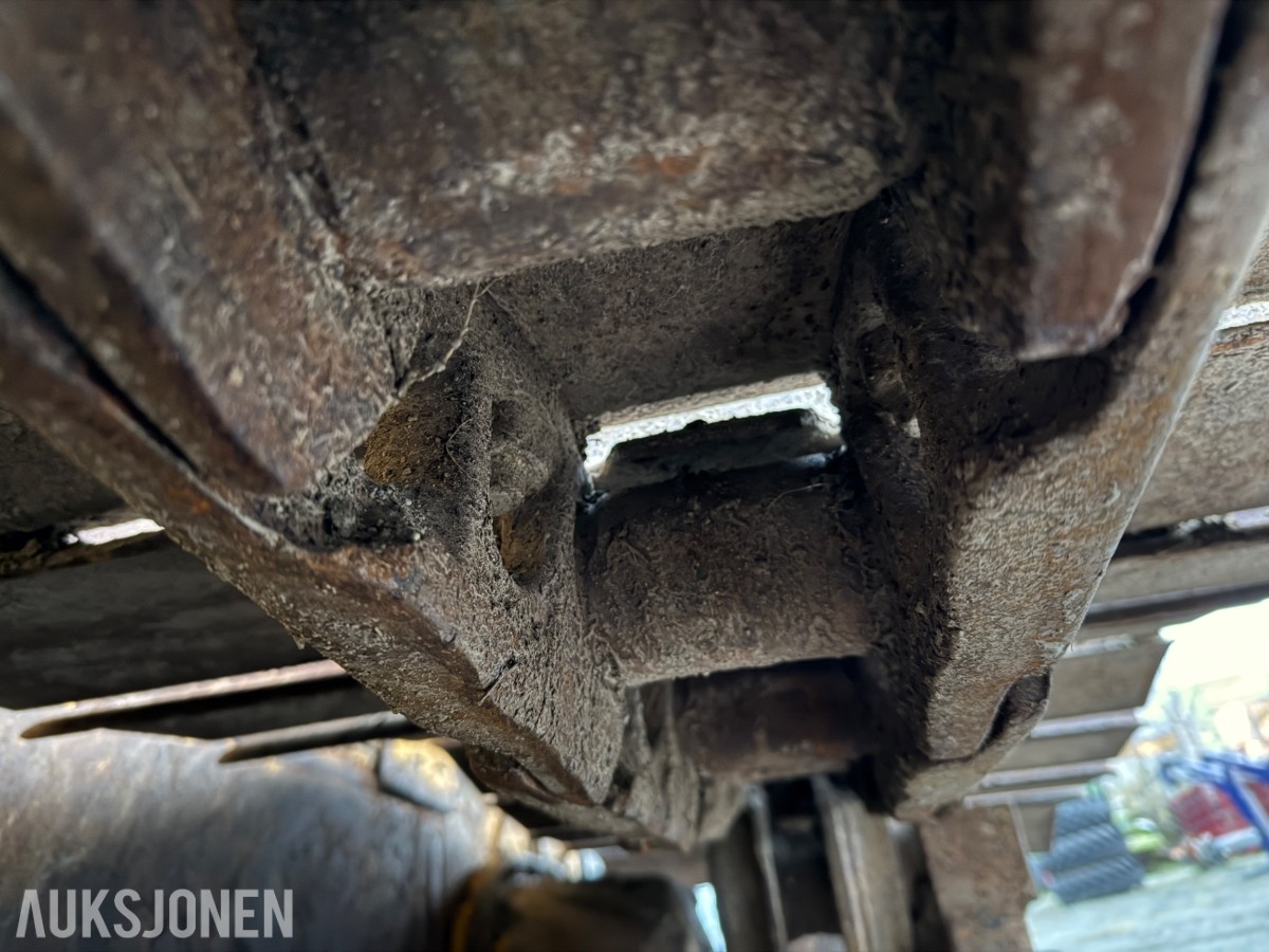 New Holland D180 bulldoser – 2006 – 11 960 timer