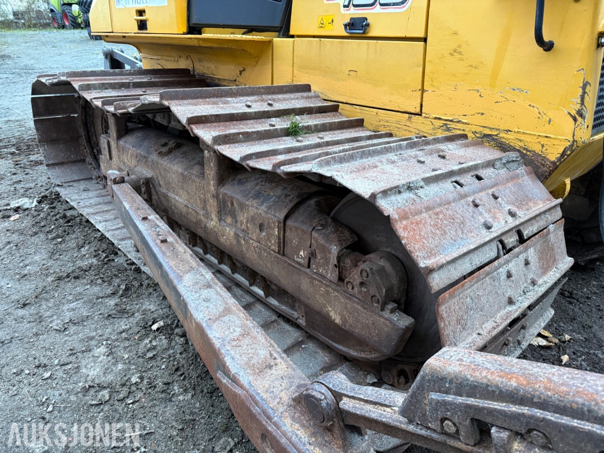 New Holland D180 bulldoser – 2006 – 11 960 timer