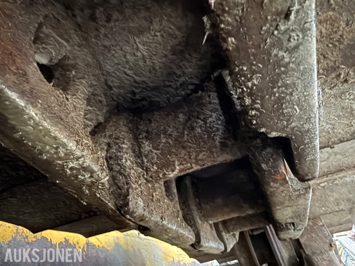 New Holland D180 bulldoser – 2006 – 11 960 timer