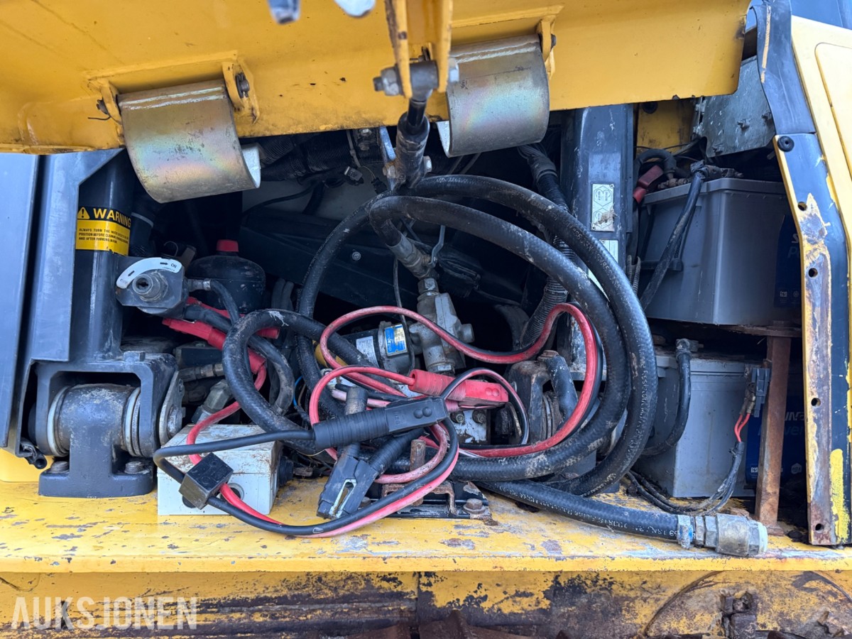 New Holland D180 bulldoser – 2006 – 11 960 timer