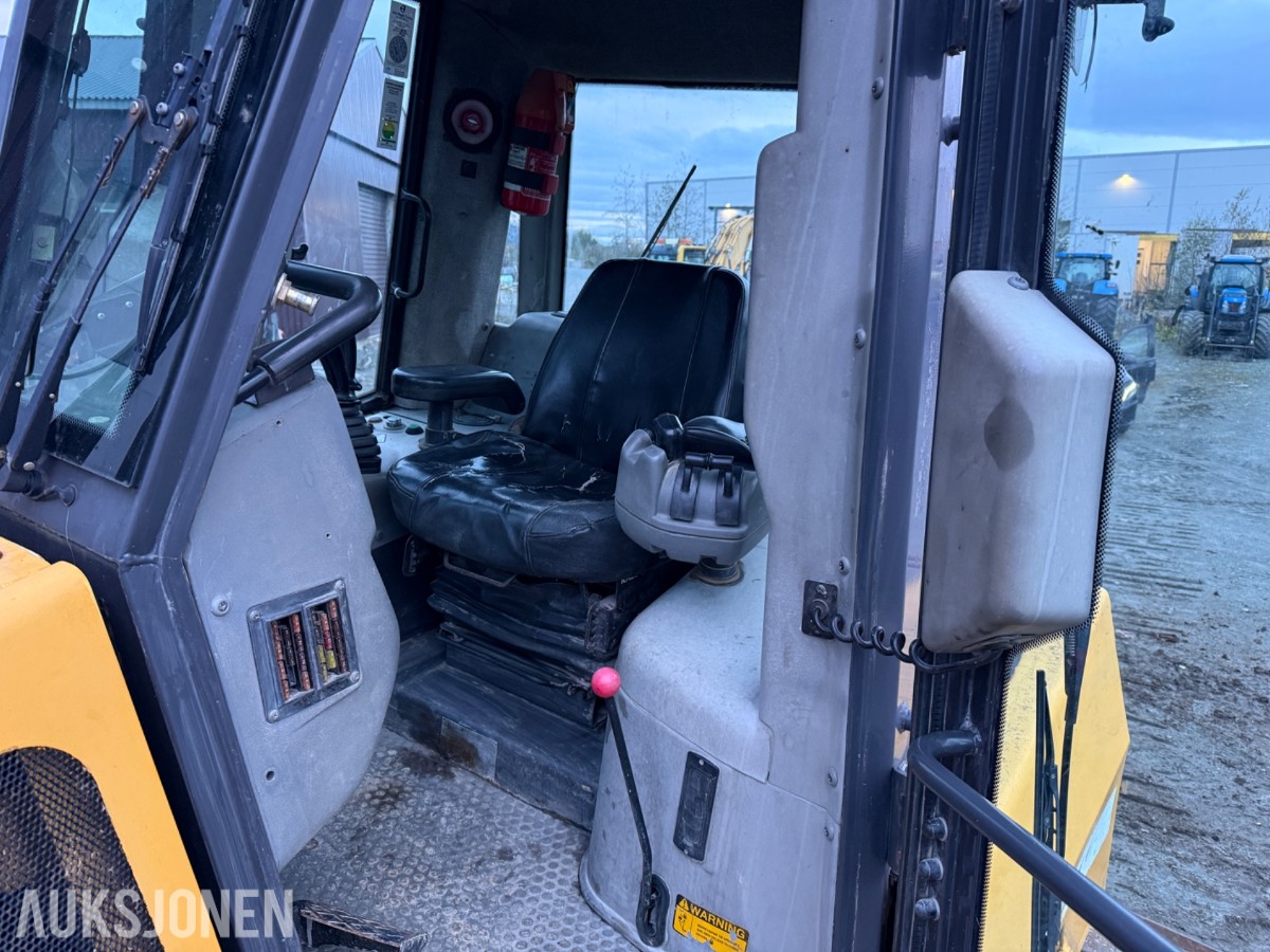 New Holland D180 bulldoser – 2006 – 11 960 timer