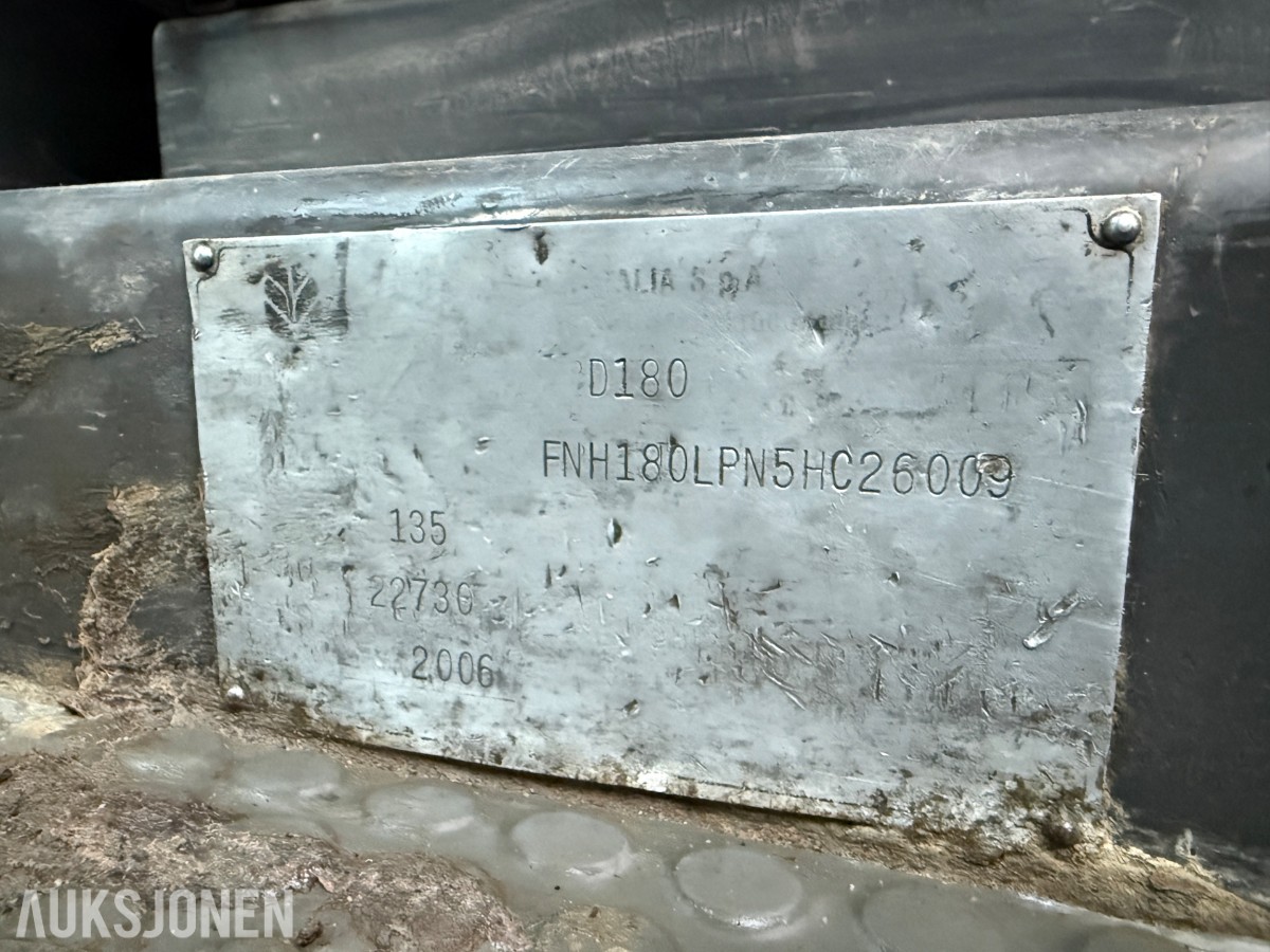 New Holland D180 bulldoser – 2006 – 11 960 timer