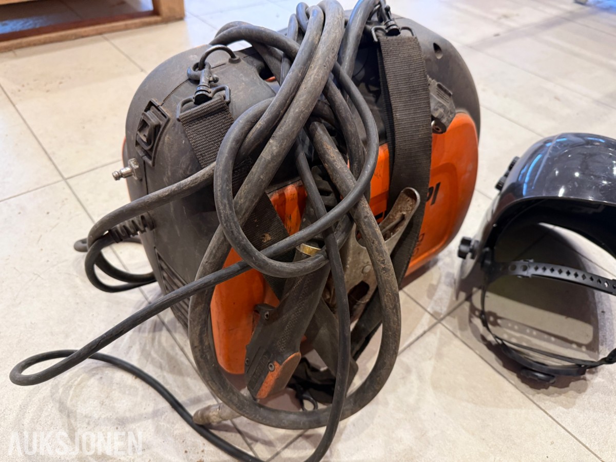 Kemppi MinarcMig Evo 200 sveiseapparat med 2 masker og kabler