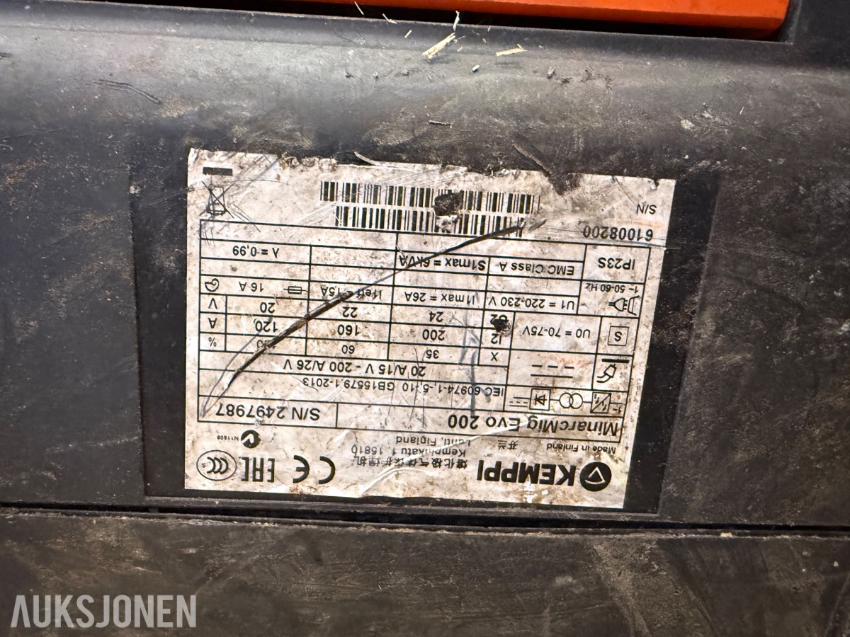 Kemppi MinarcMig Evo 200 sveiseapparat med 2 masker og kabler