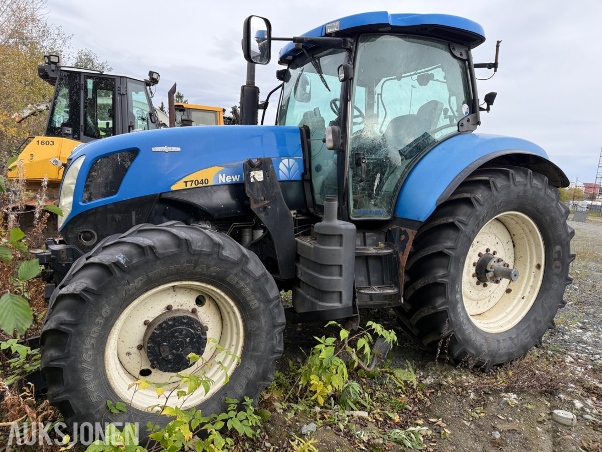 2010 New Holland T7040 – reparasjonsobjekt