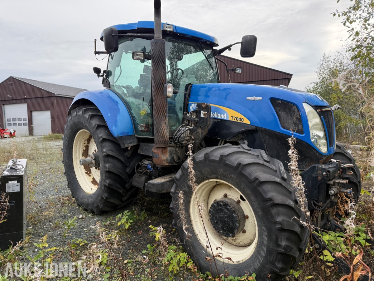2010 New Holland T7040 – reparasjonsobjekt