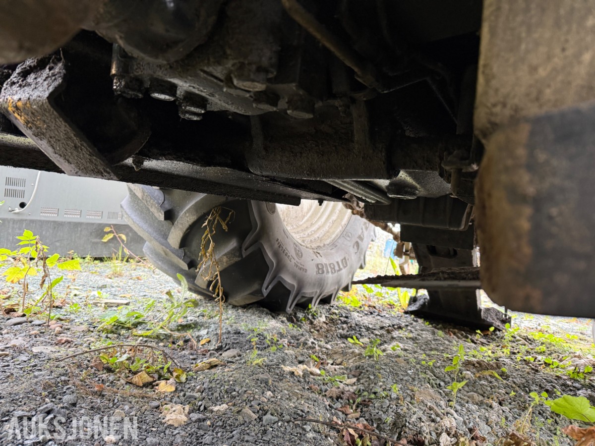 2010 New Holland T7040 – reparasjonsobjekt