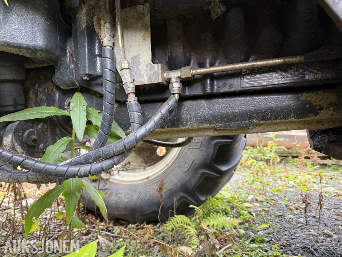 2010 New Holland T7040 – reparasjonsobjekt