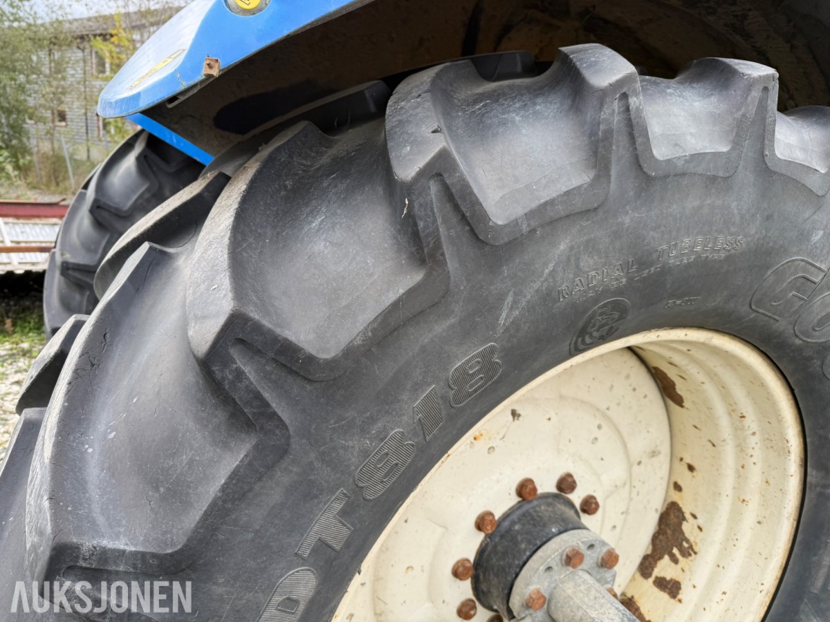 2010 New Holland T7040 – reparasjonsobjekt