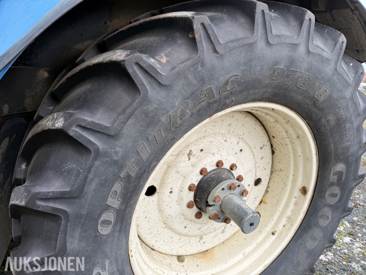 2010 New Holland T7040 – reparasjonsobjekt