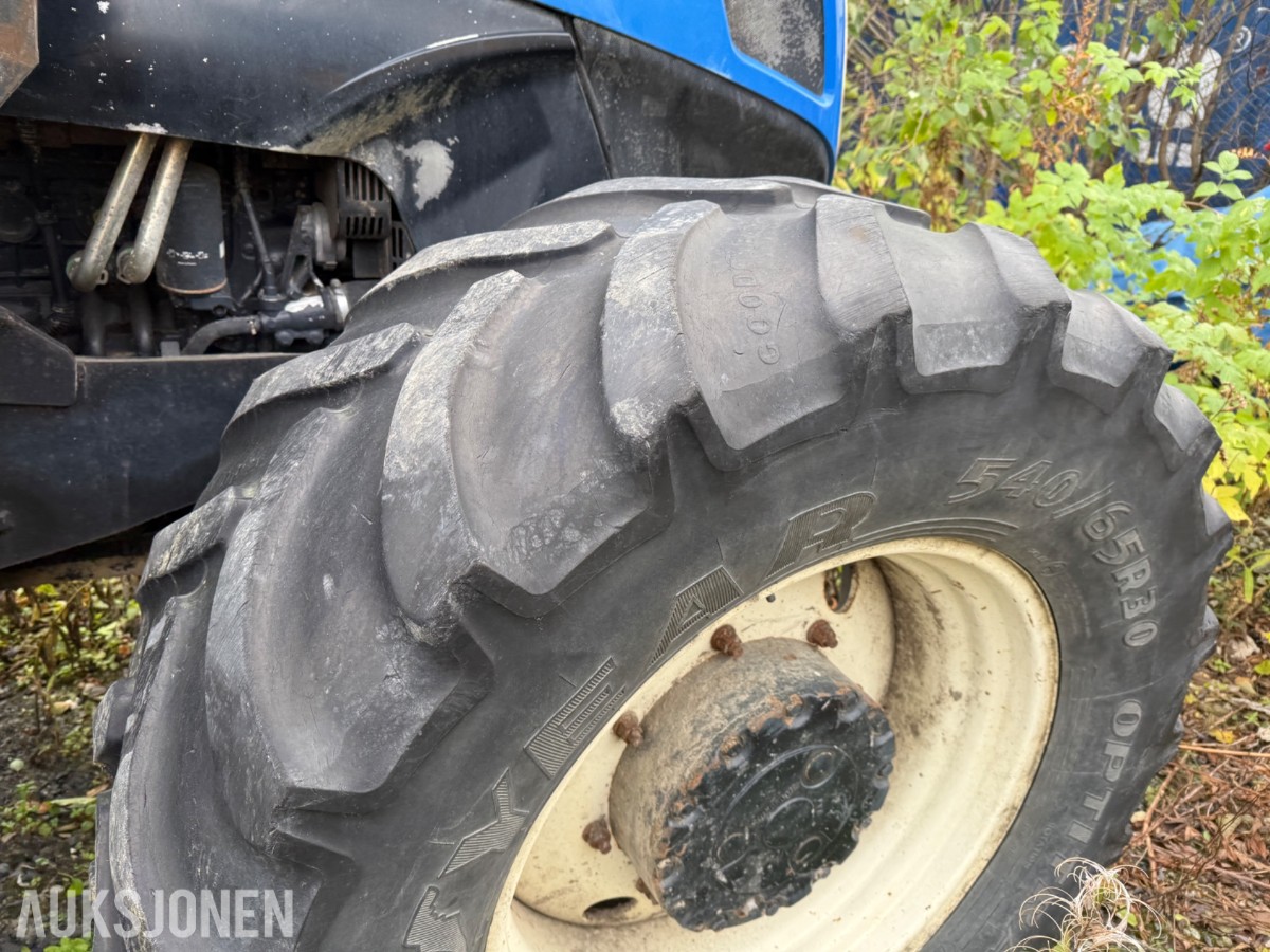 2010 New Holland T7040 – reparasjonsobjekt