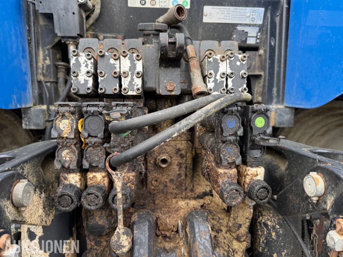 2010 New Holland T7040 – reparasjonsobjekt