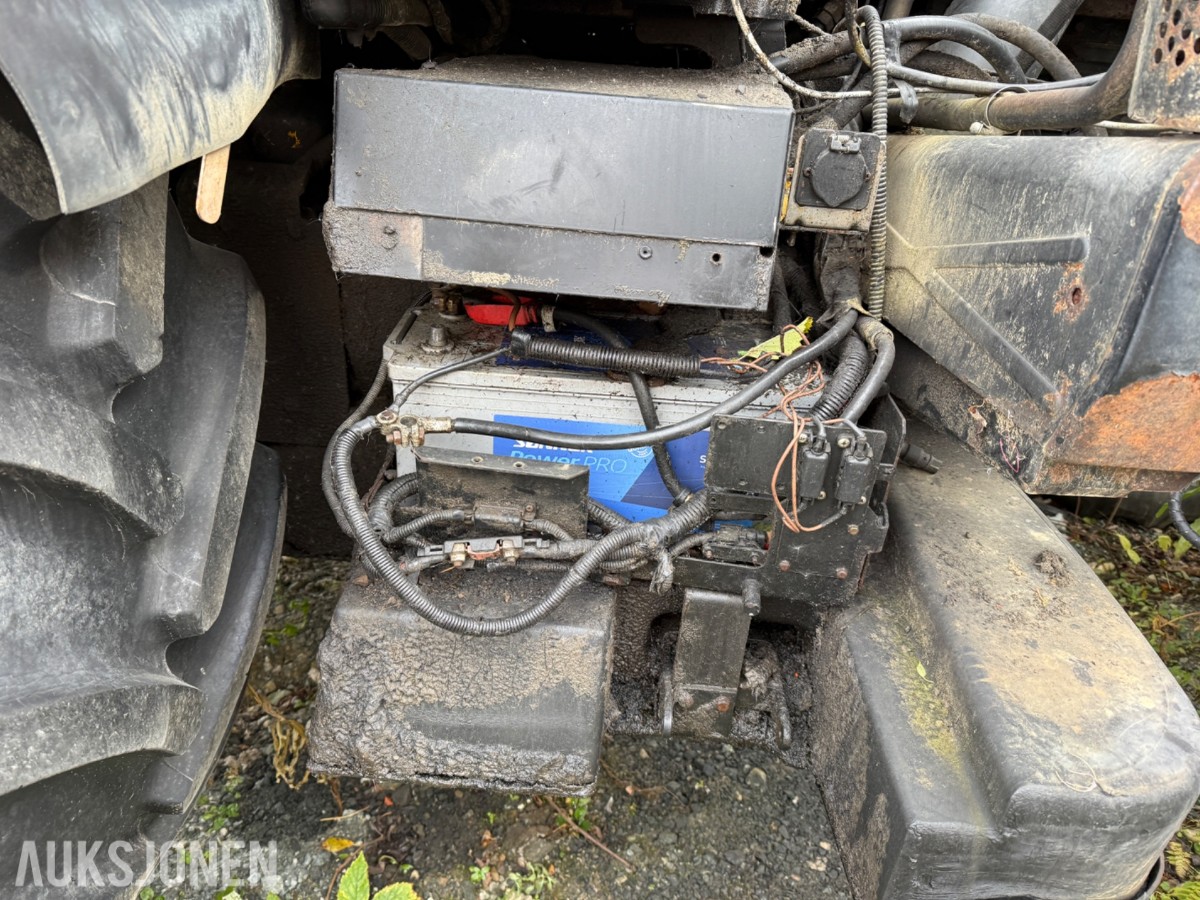 2010 New Holland T7040 – reparasjonsobjekt