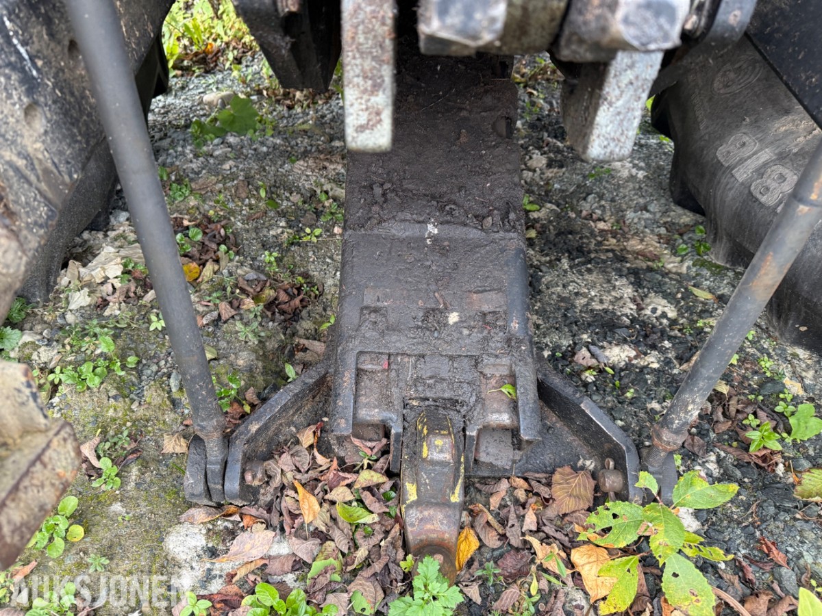 2010 New Holland T7040 – reparasjonsobjekt