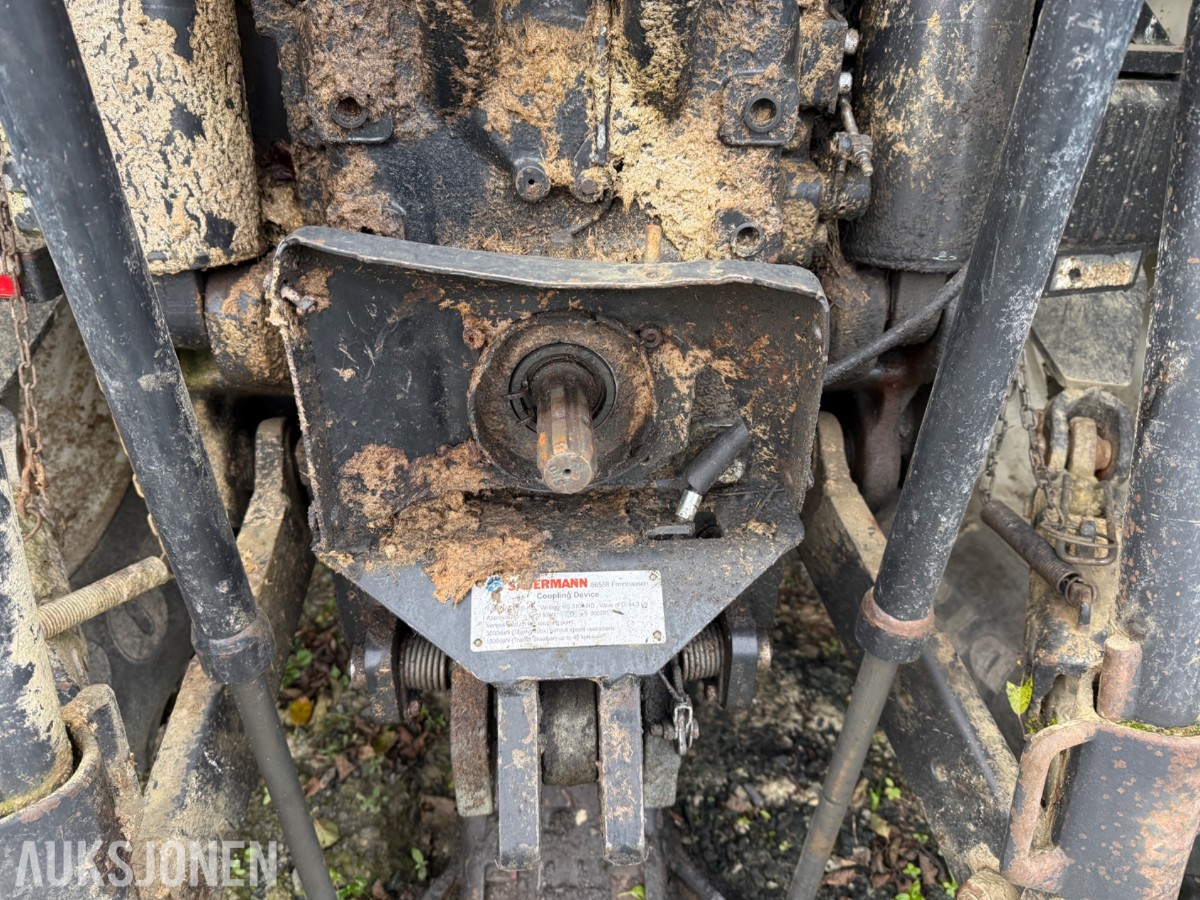 2010 New Holland T7040 – reparasjonsobjekt