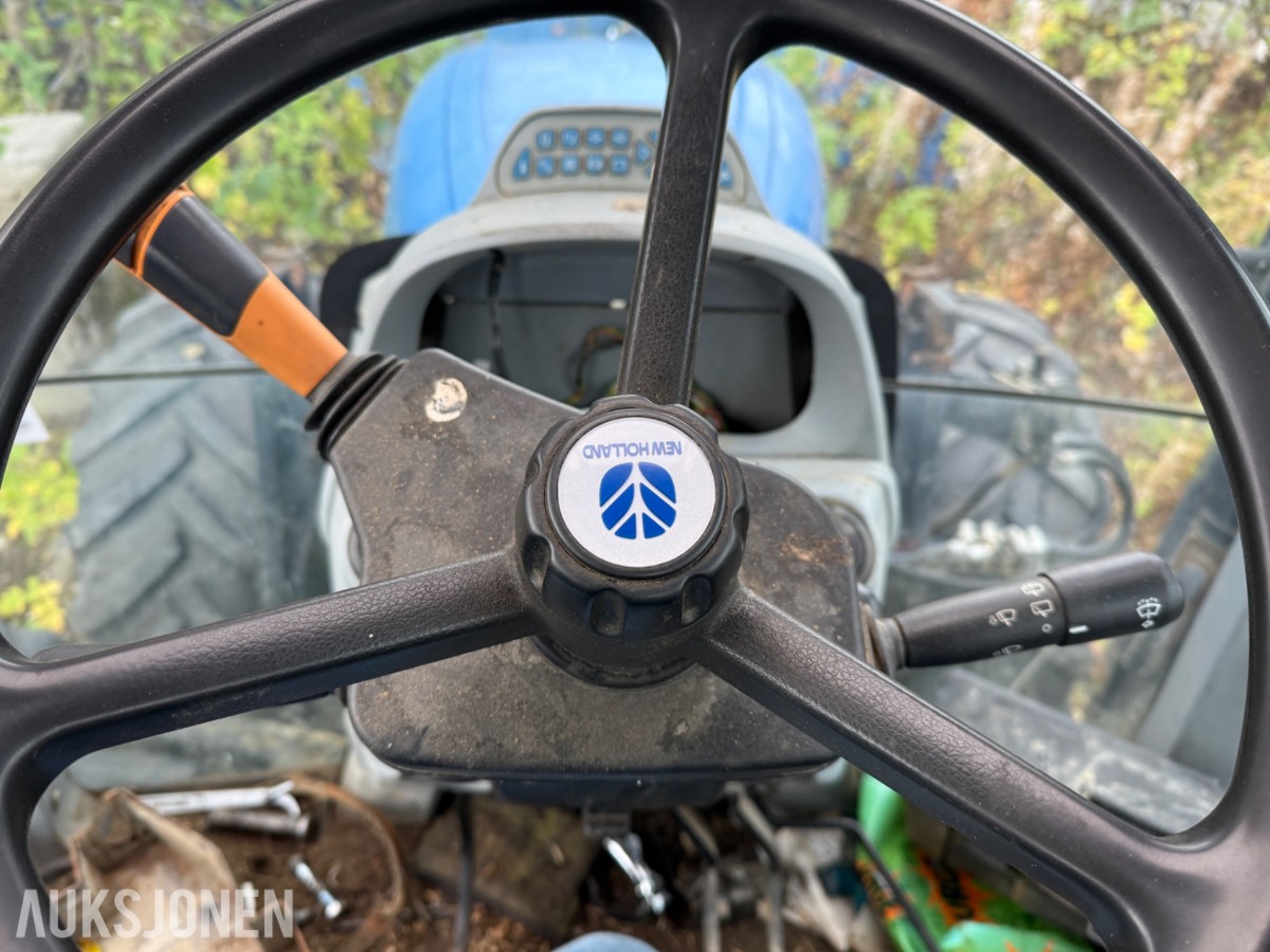2010 New Holland T7040 – reparasjonsobjekt