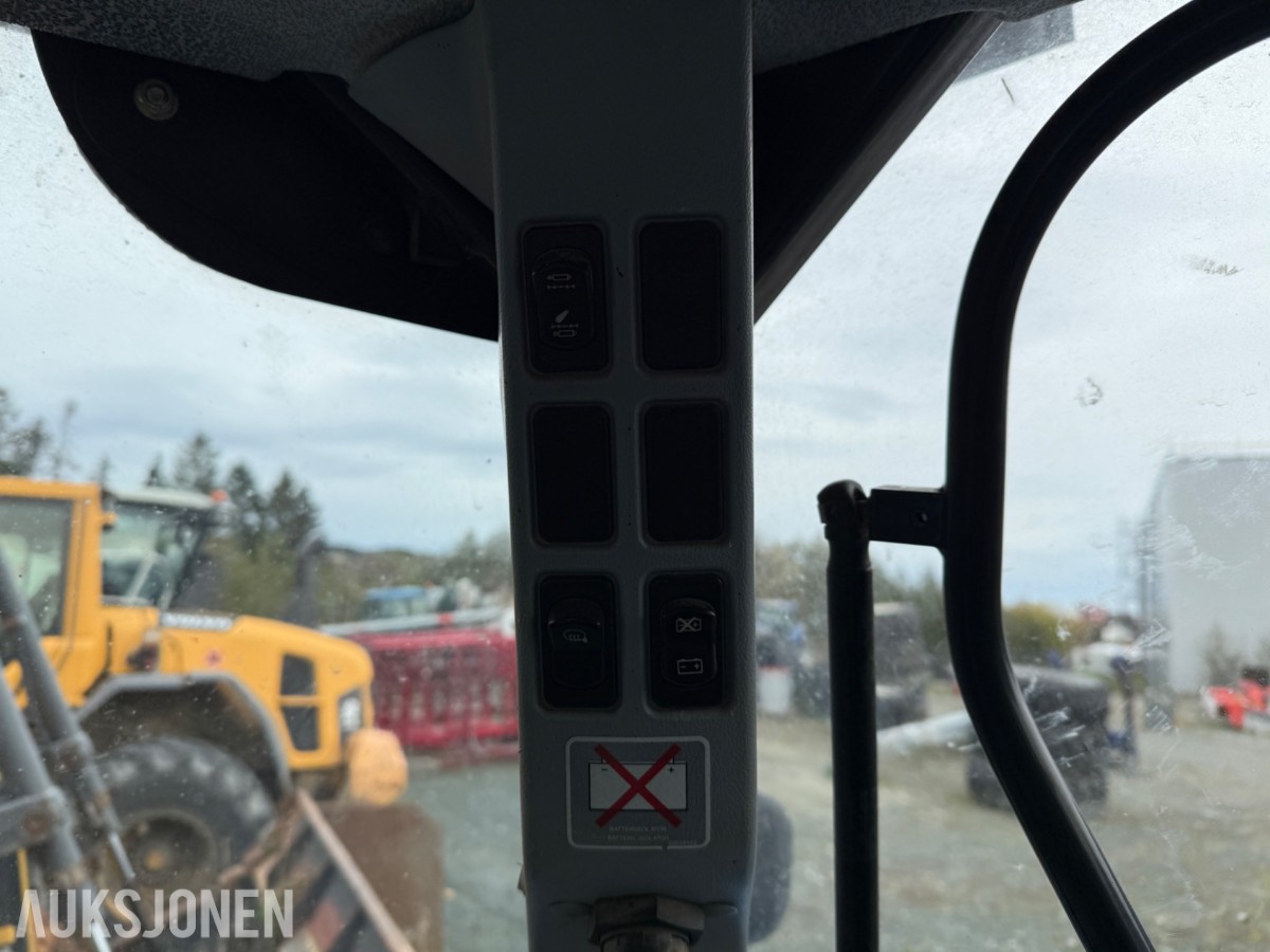 2010 New Holland T7040 – reparasjonsobjekt