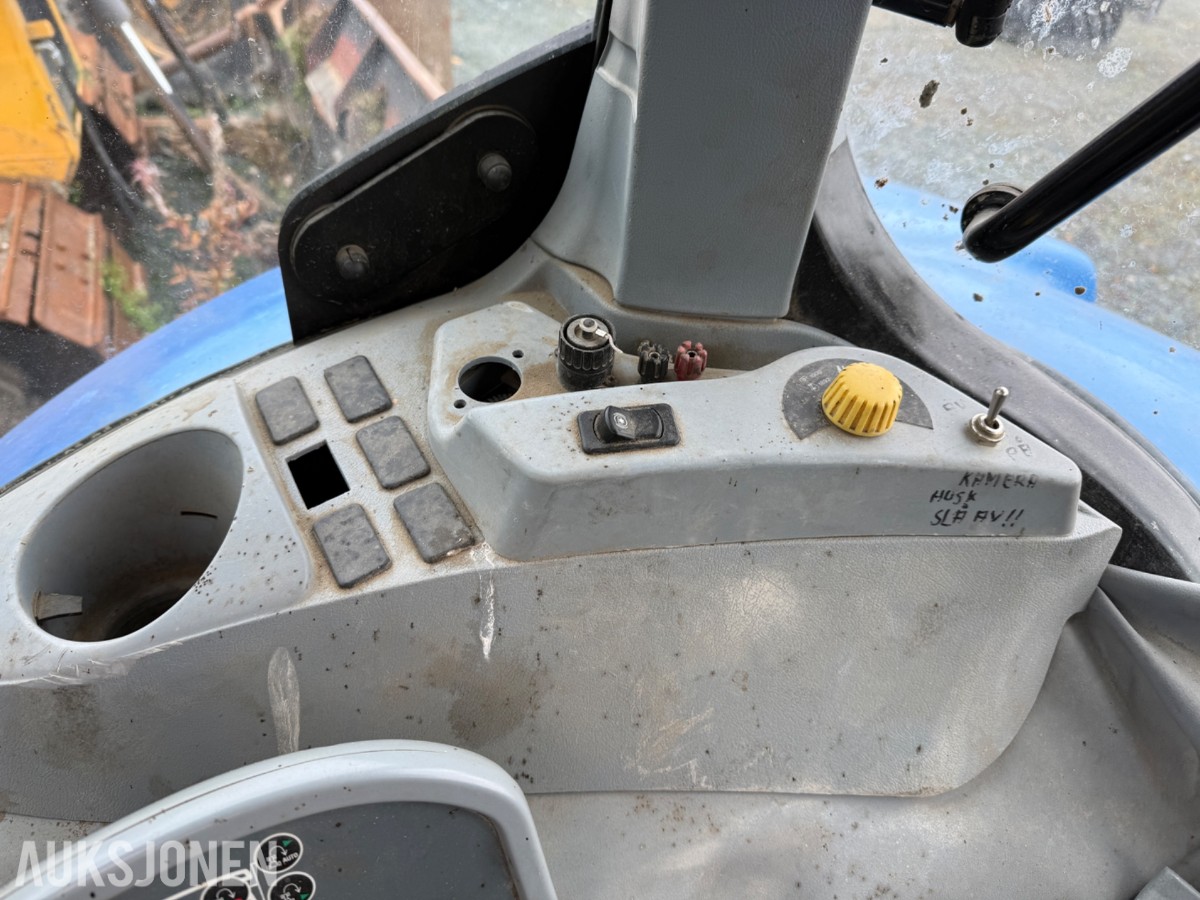 2010 New Holland T7040 – reparasjonsobjekt