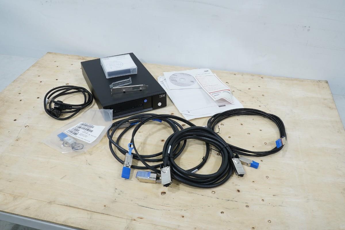 IBM LTO Tape Drive 3580 H8S med SAS-tilkobling og tilbehør
