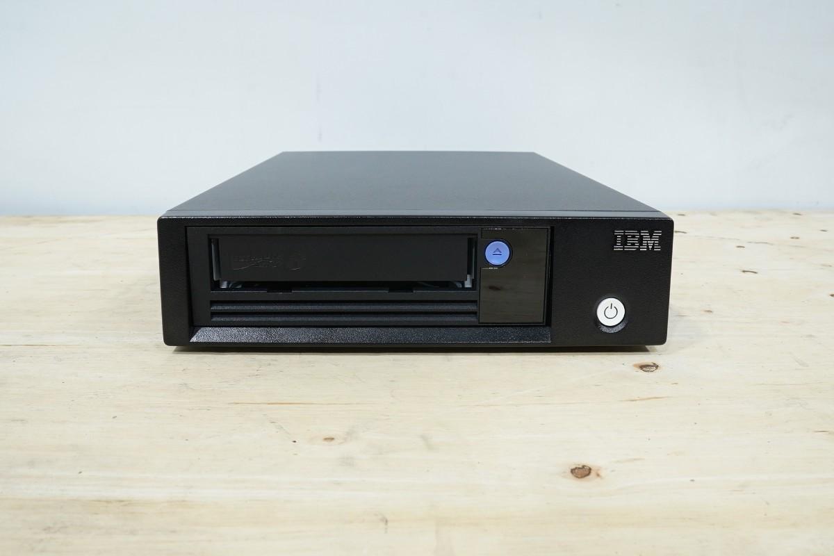 IBM LTO Tape Drive 3580 H8S med SAS-tilkobling og tilbehør