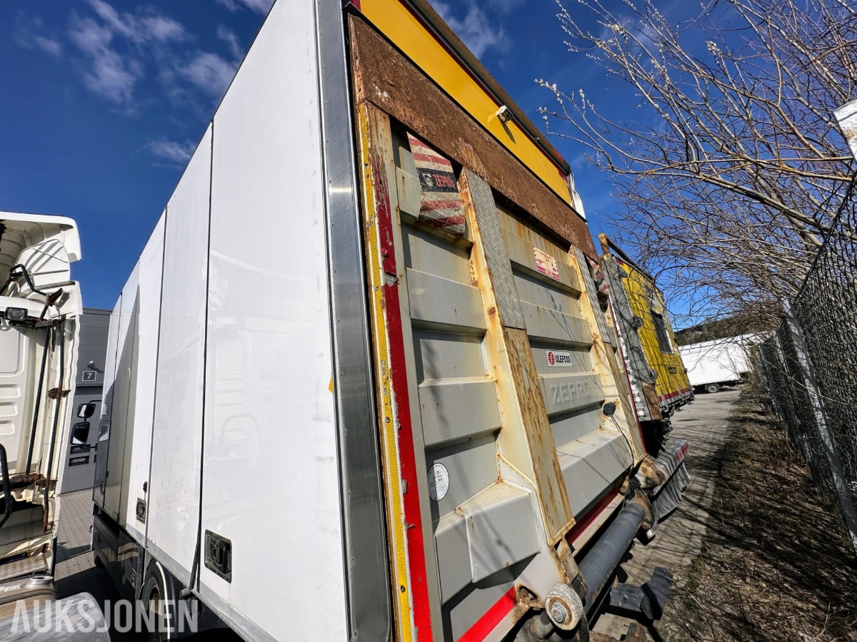 2014 RENAULT MIDLUM 270.14 LIGHT 4X2 SKAPBIL MED LØFTELEM