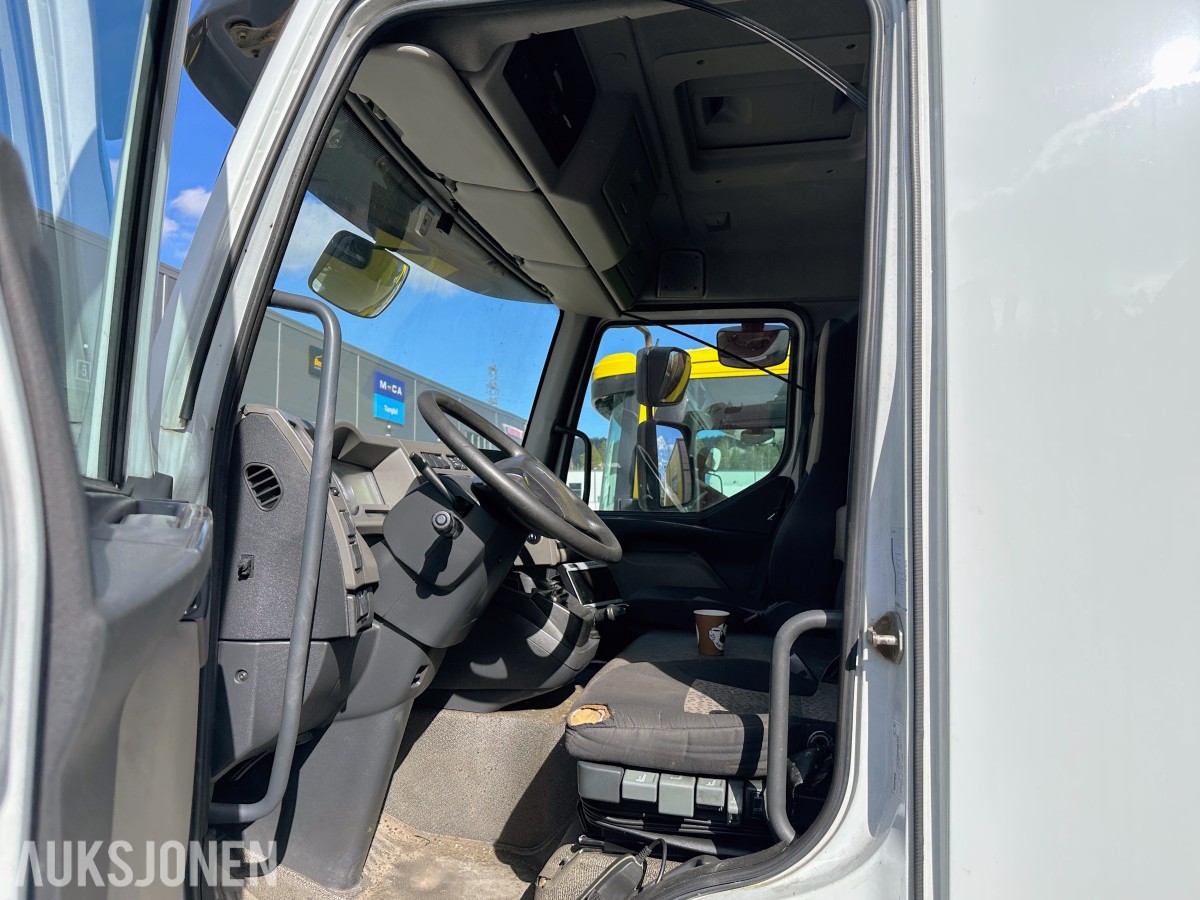 2014 RENAULT MIDLUM 270.14 LIGHT 4X2 SKAPBIL MED LØFTELEM