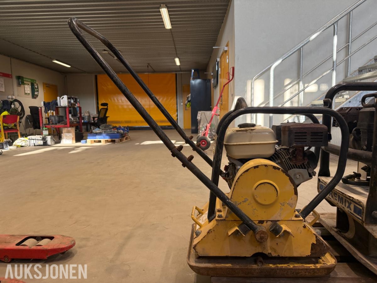 Lifan HS-80 vibroplate.